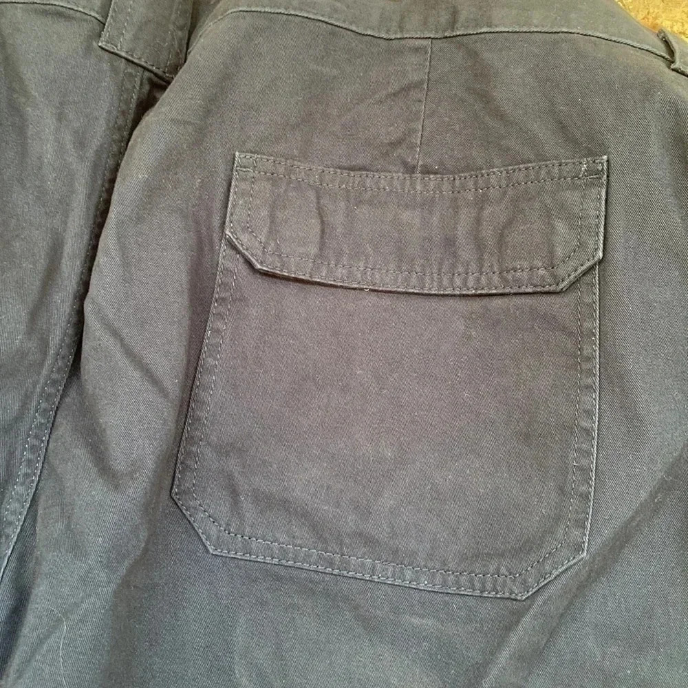 Croft & Borrow Navy Elasticized Sides Plus Size Cargo Shorts - Picture 9 of 14